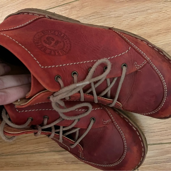 Size 7 fall shoes. Very comfortable I just have way too many pairs. - Picture 3 of 3